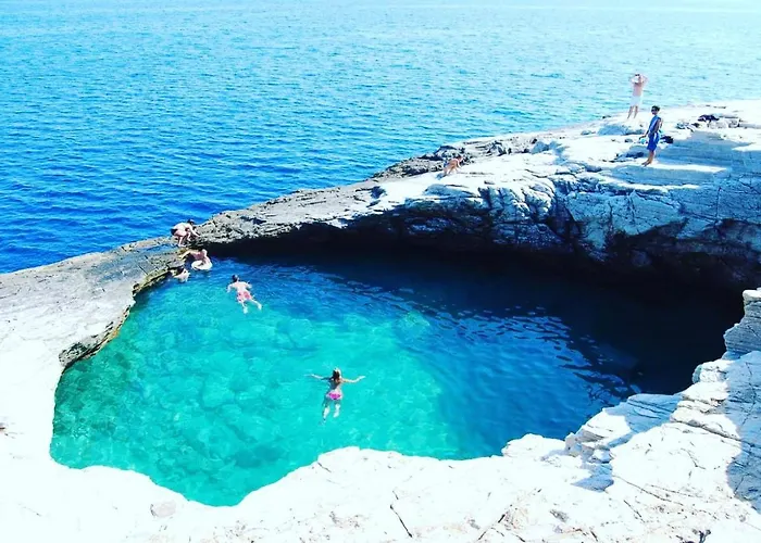 Aparthotel Armeno 3*