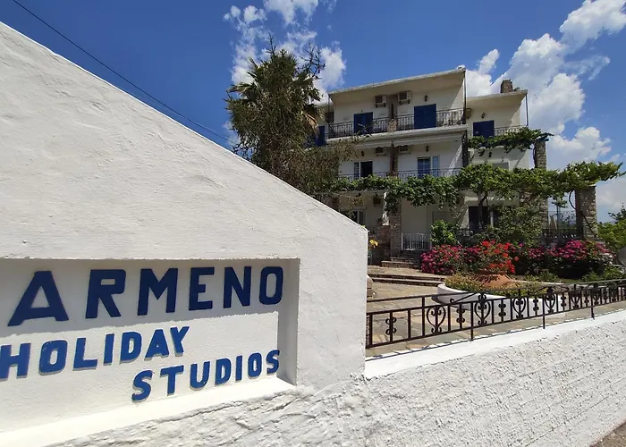 Aparthotel Armeno 3*