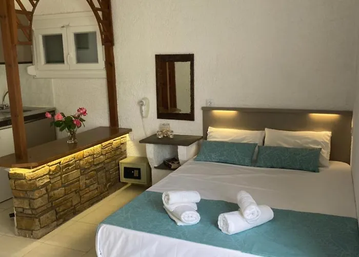 Aparthotel Armeno 3*
